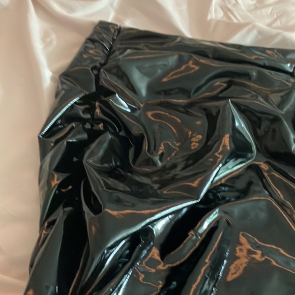 Black skirt - Picture 1 of 3